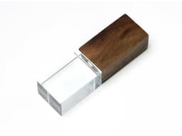 USB-флешка на 64 ГБ прямоугольной формы