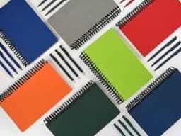 Ежедневник недатированный на спирали А5 "Agenda", красный (Р)