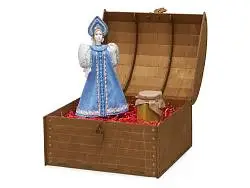 Подарочный набор: кукла фарфоровая, крем-мёд с лаймом и имбирем