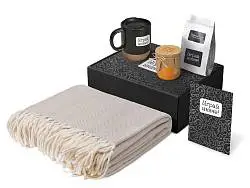 Подарочный набор Re:y. Nest с пледом, кружкой и вареньем